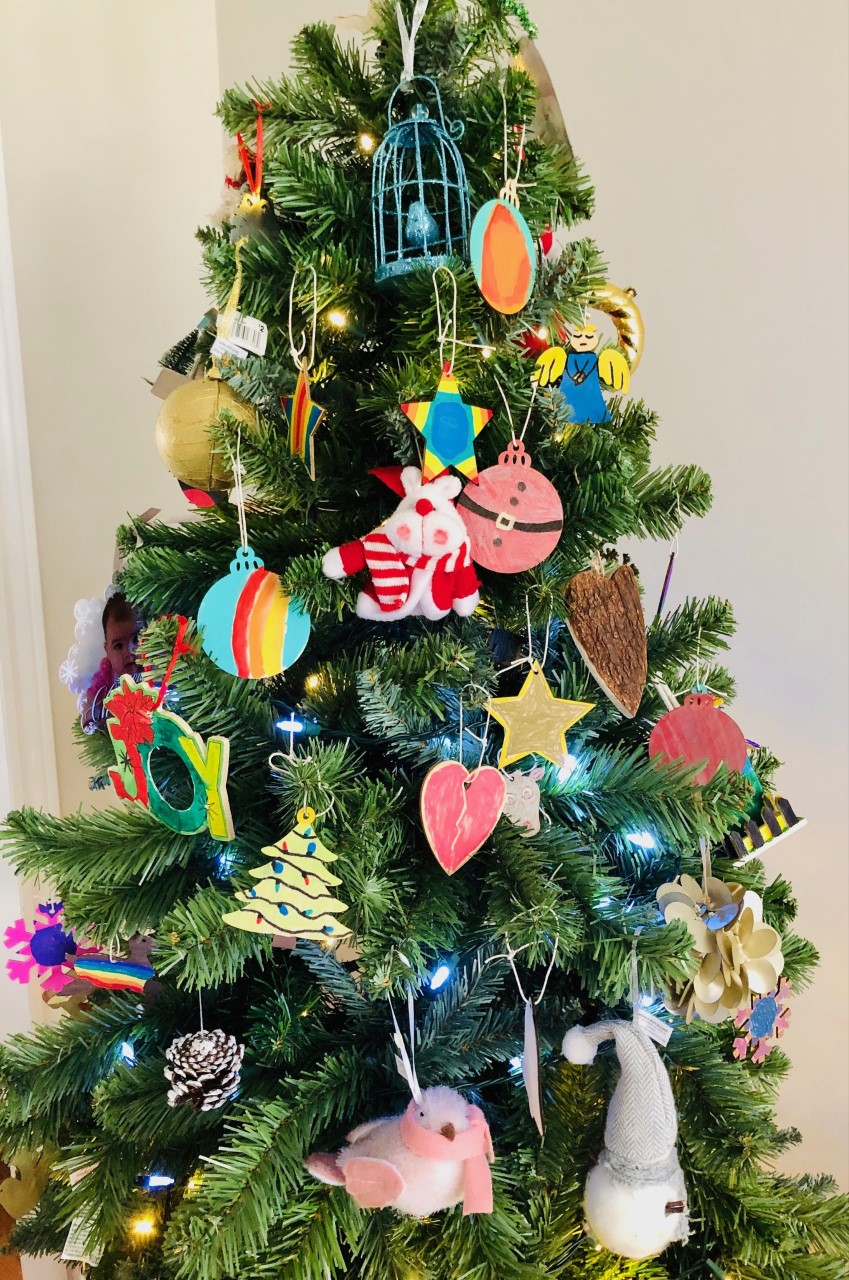 Read more about the article Christmas tree decorating is so much fun!